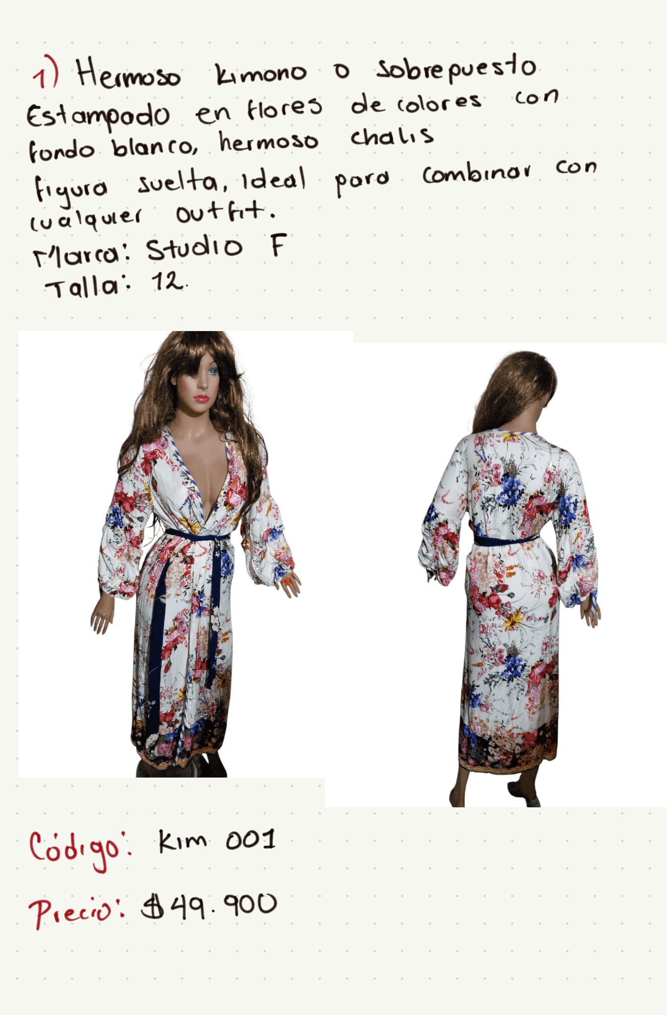 Hermoso kimono o sobrepuesto estampado en flores de colores con fondo blanco, hermoso chalis — foto 1