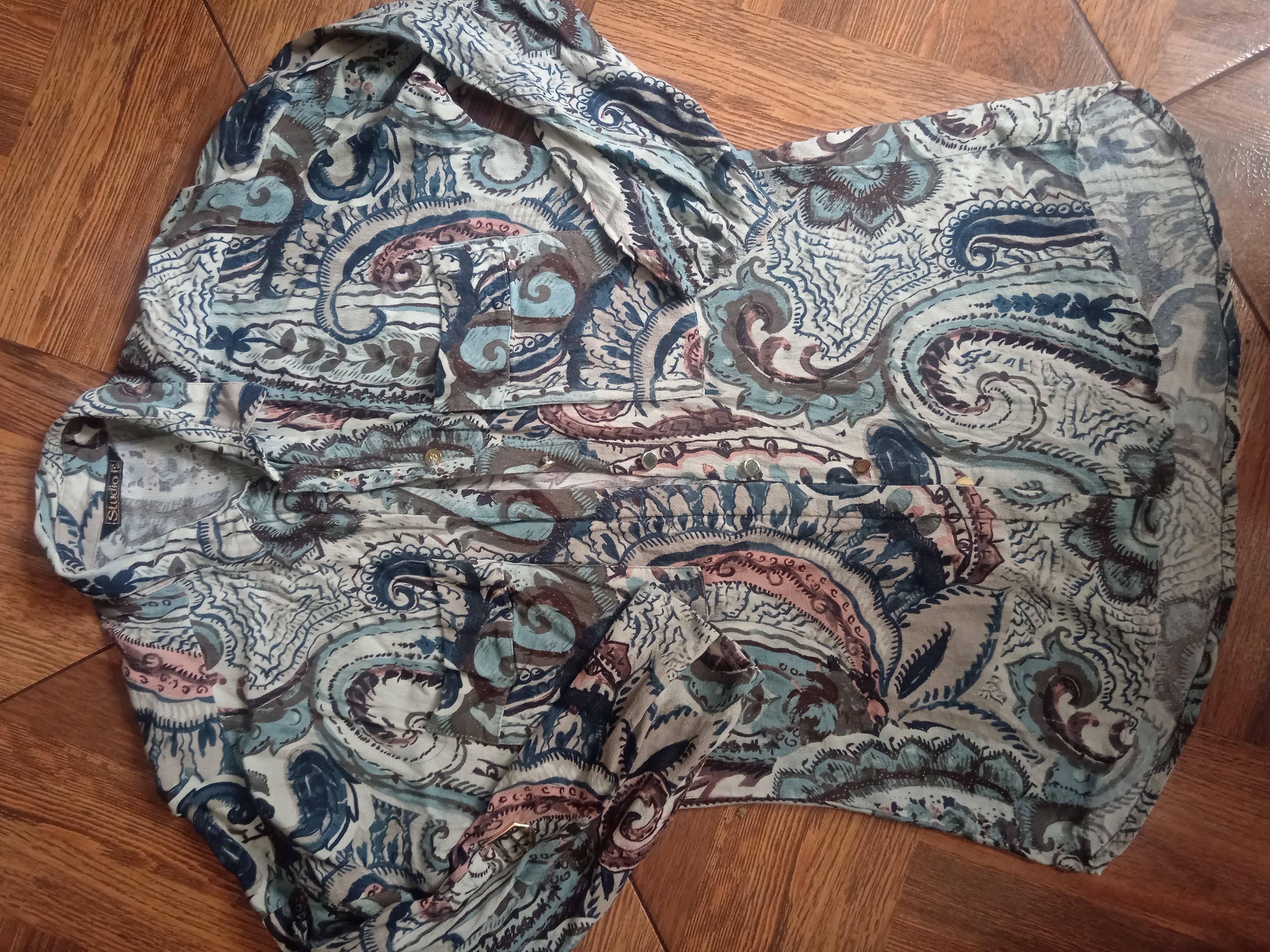 Blusa Studio F arabescos